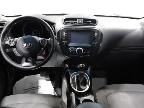 Used 2018 Kia Soul + FWD image 17