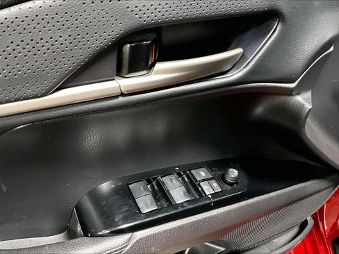 Used 2025 Toyota Camry XSE image 31