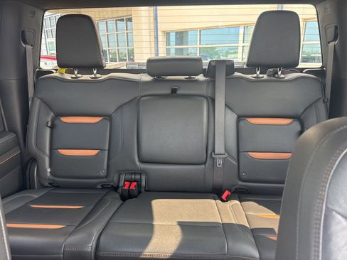 Used 2024 GMC Sierra 1500 AT4 image 13