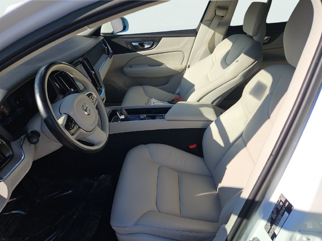 Used 2023 Volvo V60 B5 Cross Country Plus AWD/4WD image 34