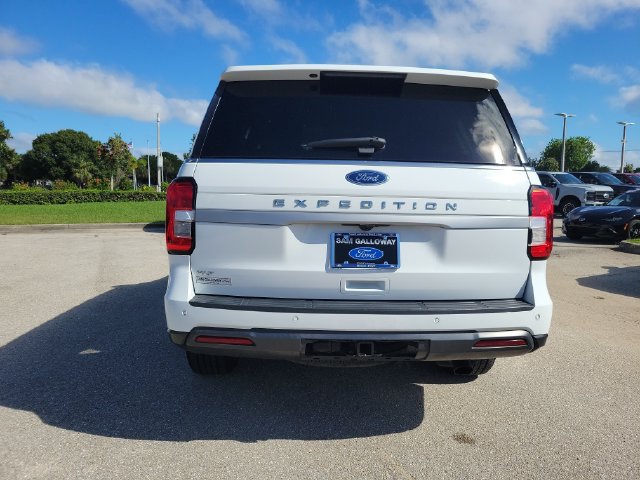 Certified 2022 Ford Expedition XLT RWD image 5