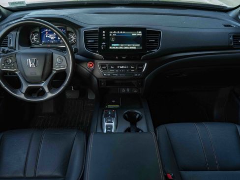 Used 2025 Honda Passport TrailSport image 26
