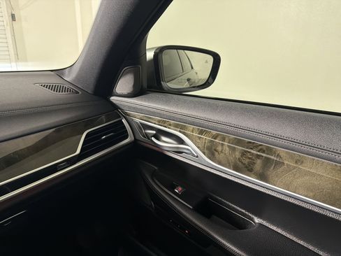 Used 2020 BMW 740i w/ M Sport Package RWD image 27