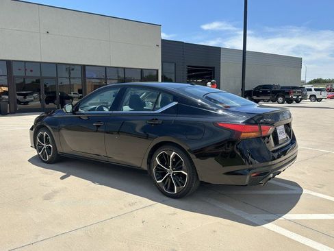 Used 2023 Nissan Altima 2.5 SR image 7