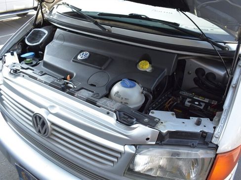Used 2002 Volkswagen Eurovan MV FWD image 27