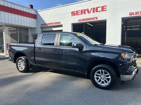 Used 2024 Chevrolet Silverado 1500 LT AWD/4WD image 2