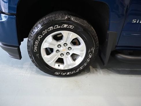 Used 2018 Chevrolet Silverado 1500 LT w/ All Star Edition AWD/4WD image 28