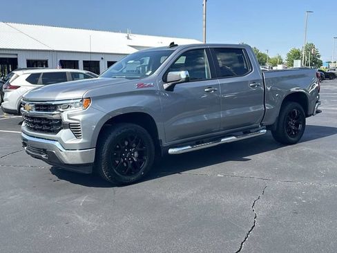 Used 2025 Chevrolet Silverado 1500 LT w/ Z71 Off-Road Package AWD/4WD image 4