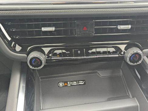 New 2026 Chevrolet Suburban Premier image 27