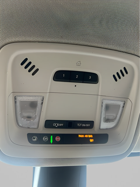 Used 2020 Chevrolet Traverse Premier FWD image 22
