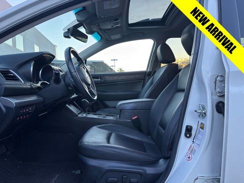 Used 2017 Subaru Outback 2.5i Limited image 3