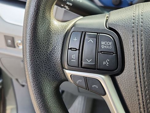 Used 2020 Toyota Sienna L image 21