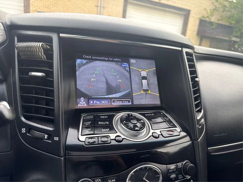 Used 2014 INFINITI QX70 AWD w/ Premium Package image 27