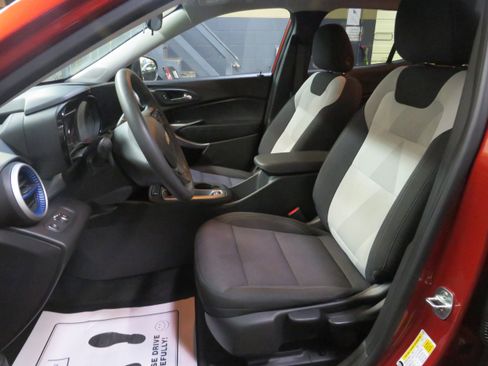 Used 2024 Chevrolet Trax LS image 12