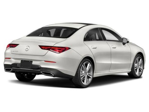 Used 2020 Mercedes-Benz CLA 250 4MATIC image 2