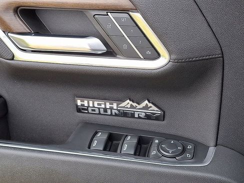 Used 2024 Chevrolet Silverado 1500 High Country w/ Technology Package image 24