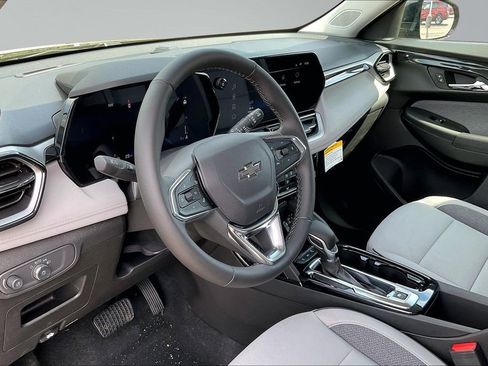 New 2026 Chevrolet TrailBlazer LT w/ Convenience Package FWD image 7