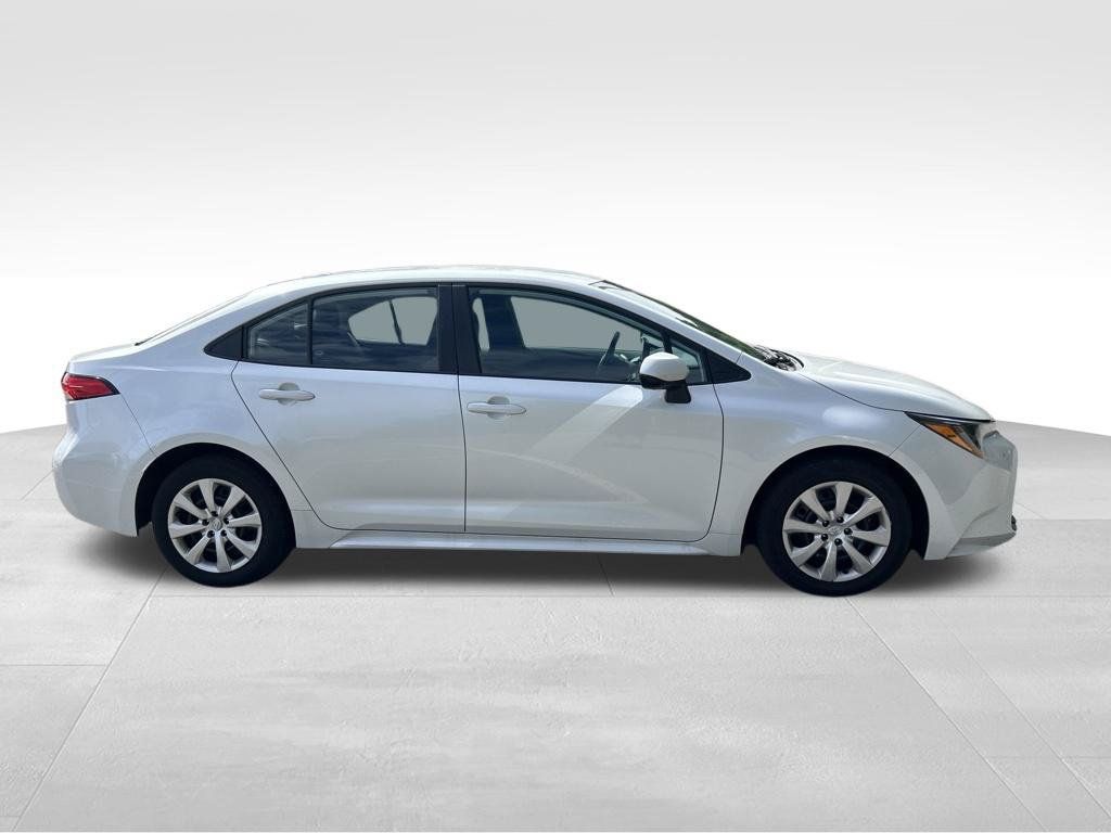 Certified 2025 Toyota Corolla LE FWD image 6