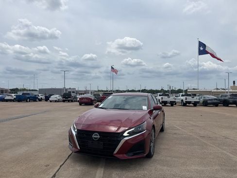 Certified 2023 Nissan Altima 2.5 SL FWD image 7