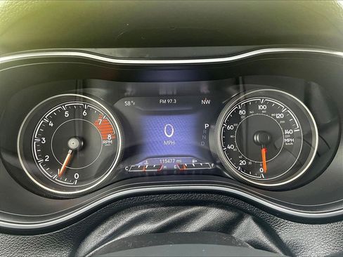 Used 2021 Jeep Cherokee Limited AWD/4WD image 17