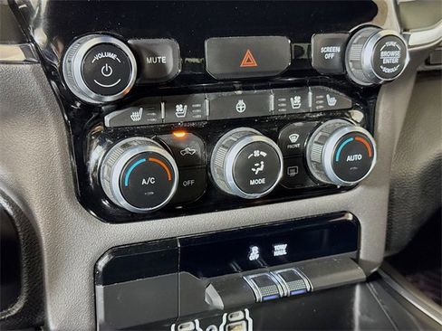 Used 2024 RAM 1500 Laramie image 14