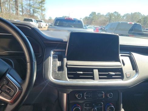 Used 2023 Chevrolet Suburban Premier image 14