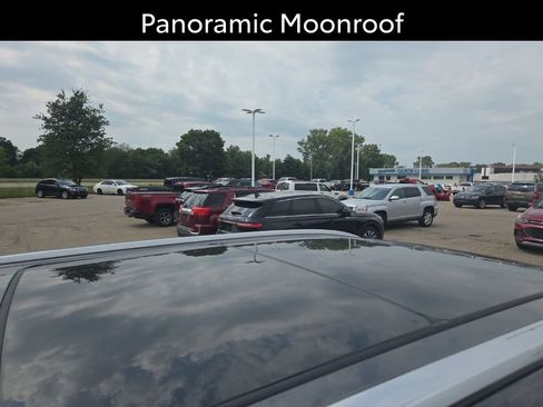 Used 2022 Toyota Highlander Platinum AWD/4WD image 12
