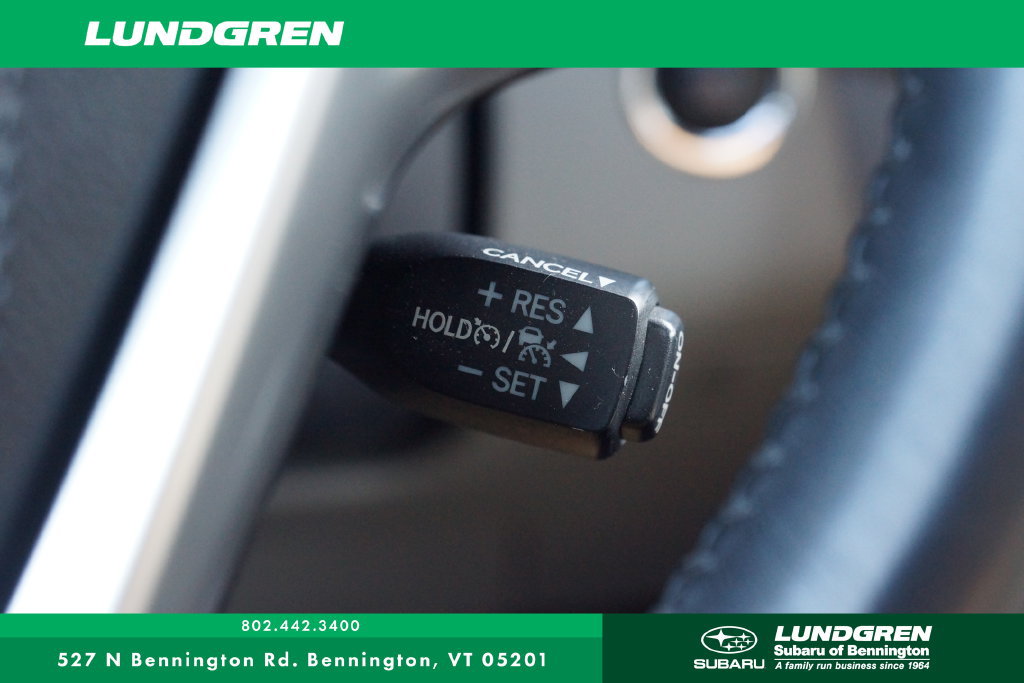 Used 2019 Toyota Highlander XLE AWD/4WD image 17
