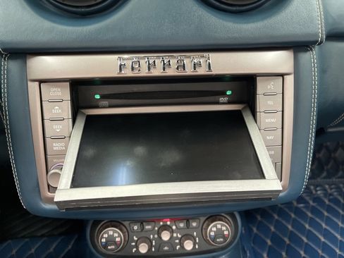 Used 2012 Ferrari California image 32