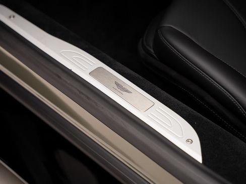 Used 2025 Aston Martin V8 Vantage Coupe RWD image 54