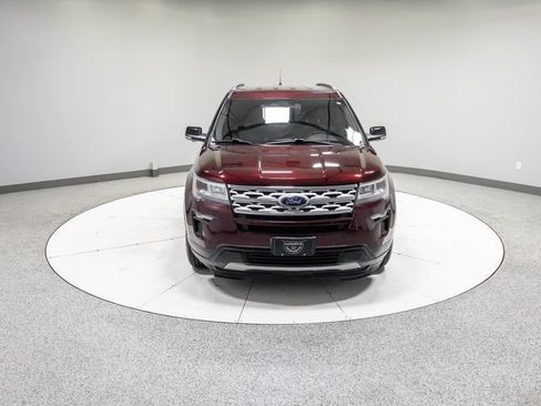 Used 2018 Ford Explorer XLT w/ Equipment Group 202A AWD/4WD image 29