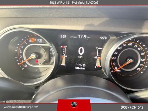 Used 2018 Jeep Wrangler Unlimited Sahara AWD/4WD image 16