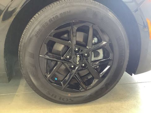 Certified 2025 Kia K5 LXS FWD image 28