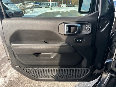 Used 2023 Jeep Gladiator Mojave w/ Cold Weather Group image 30