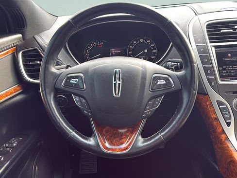 Used 2016 Lincoln MKX Reserve w/ Technology Package AWD/4WD image 21