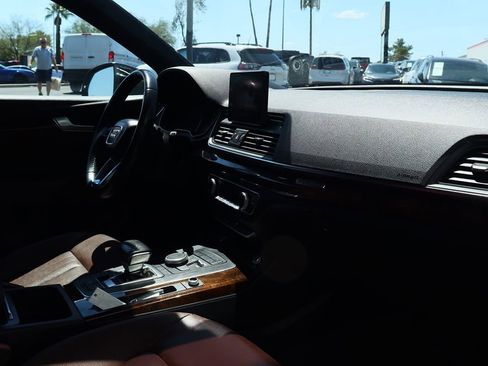 Used 2018 Audi Q5 2.0T Premium Plus w/ Premium Plus Package image 38