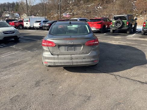 Used 2018 Ford Focus SE image 7