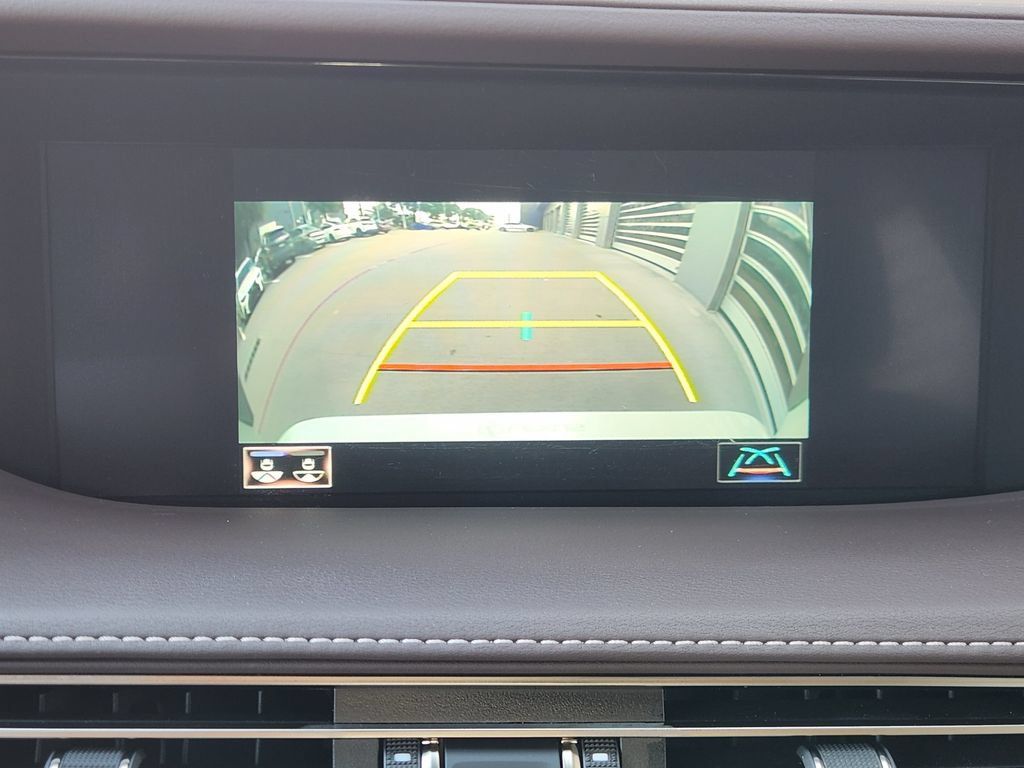 Used 2020 Lexus LS 500 w/ Accessory Package (Z2) RWD image 17