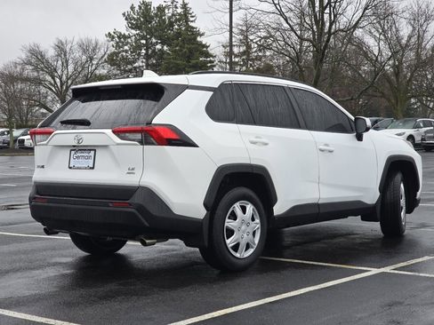 Used 2020 Toyota RAV4 LE image 17