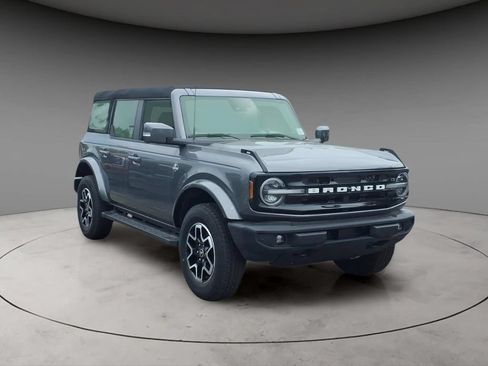 New 2024 Ford Bronco Outer Banks AWD/4WD image 13