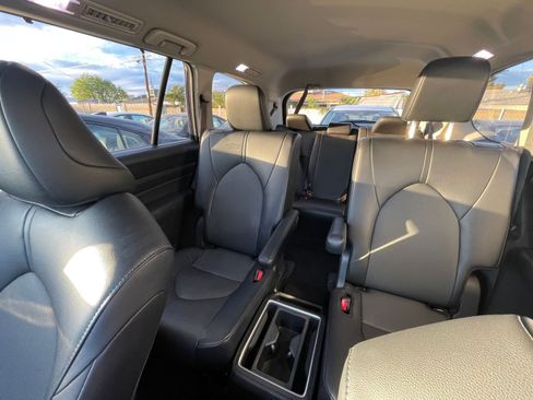 Used 2025 Toyota Grand Highlander FWD image 41