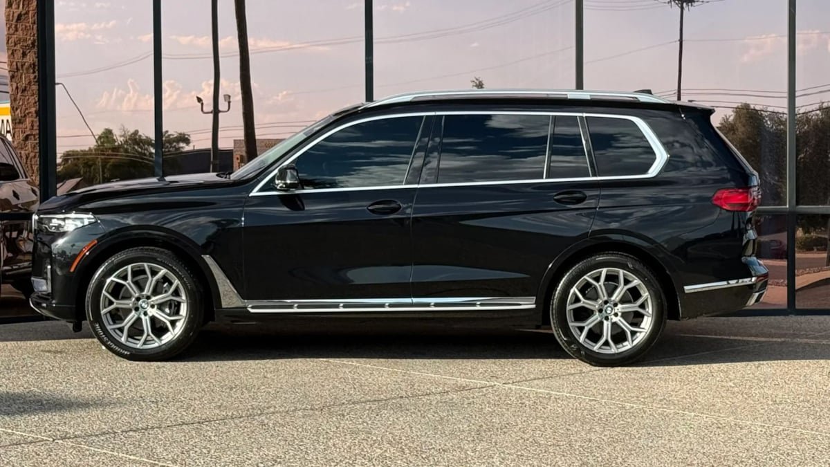 Used 2020 BMW X7 xDrive40i w/ Cold Weather Package AWD/4WD image 4
