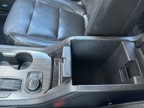 Used 2018 GMC Acadia SLT image 34