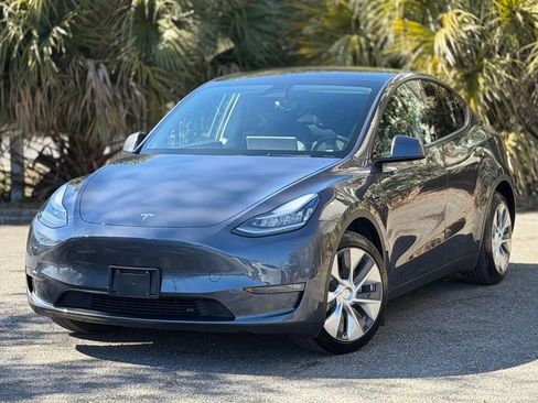 Used 2021 Tesla Model Y Long Range AWD/4WD image 1