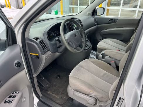Used 2012 Kia Sedona LX w/ PWR Pkg image 2