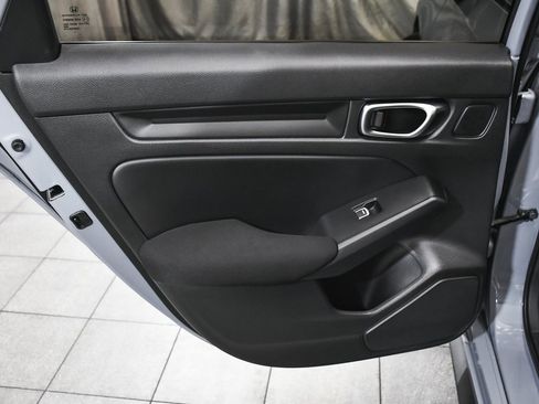 Used 2022 Honda Civic Sport image 11