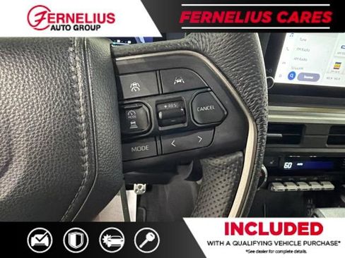 Used 2025 Toyota Tacoma TRD Sport AWD/4WD image 42
