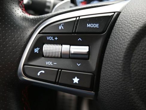 Used 2023 Genesis G70 2.0T w/ Sport Prestige Package image 33