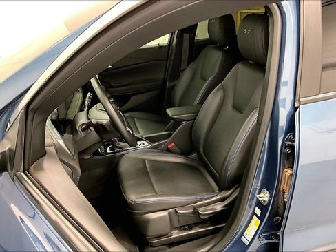 Used 2025 Buick Encore GX Sport Touring FWD image 28
