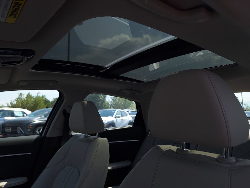 Certified 2025 Hyundai Sonata Limited FWD image 27
